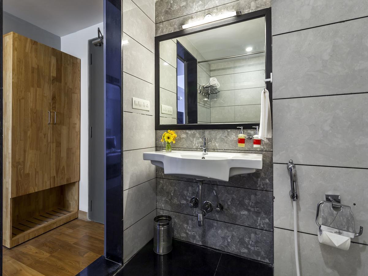 Oyo Townhouse 5 Jubilee Hills Hotel Hyderabad Ngoại thất bức ảnh